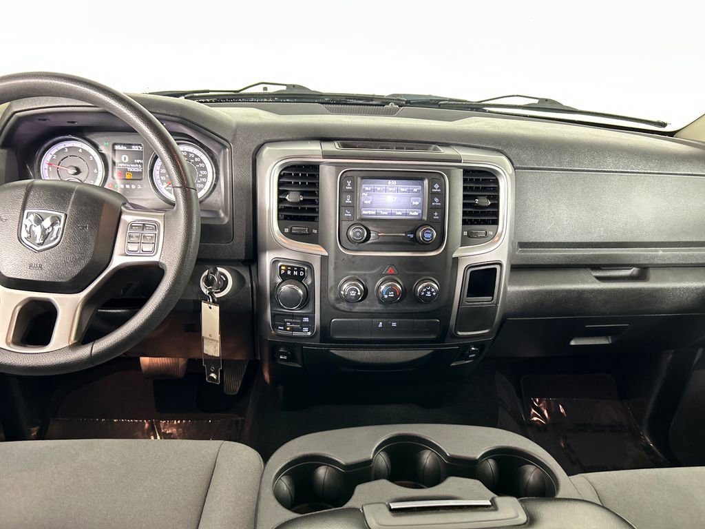 Used 2022 RAM 1500 Classic SLT AWD/4WD image 19