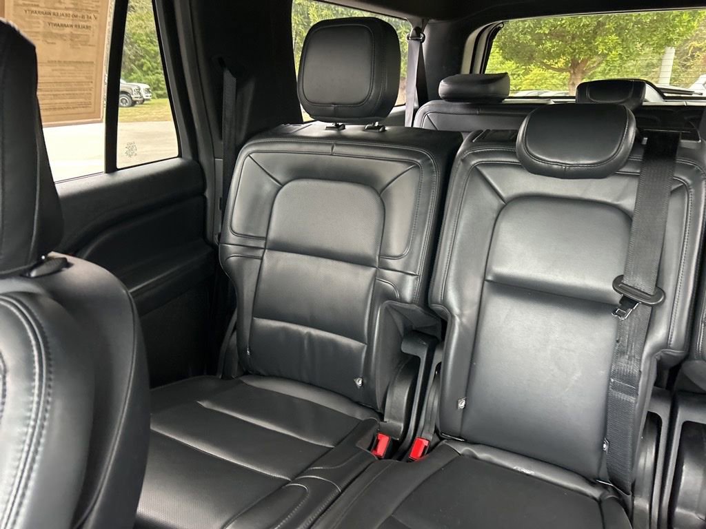 Used 2024 Lincoln Navigator L Premiere image 12