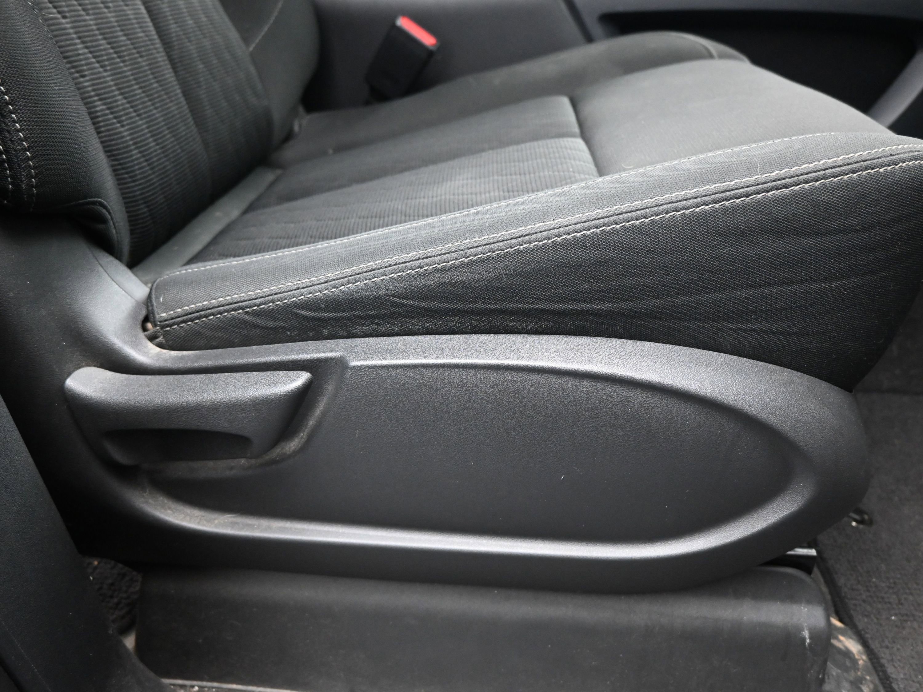 Used 2019 Nissan Titan SV w/ SV Convenience Package image 14