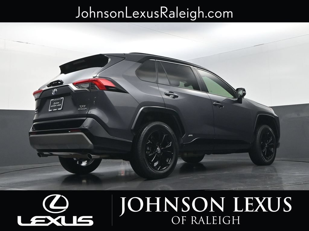 Used 2022 Toyota RAV4 XSE AWD/4WD image 19