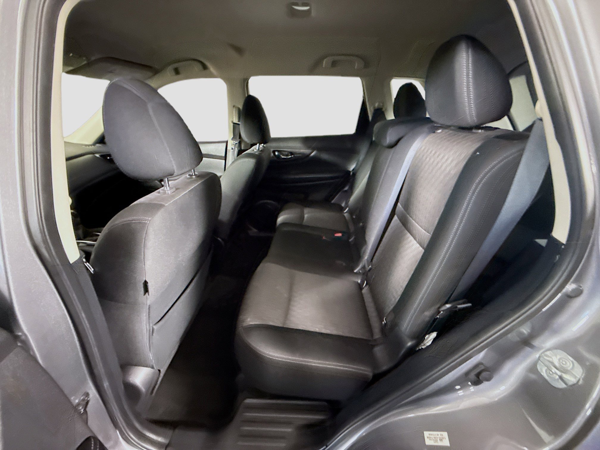 Used 2019 Nissan Rogue SV w/ Premium Package FWD image 25