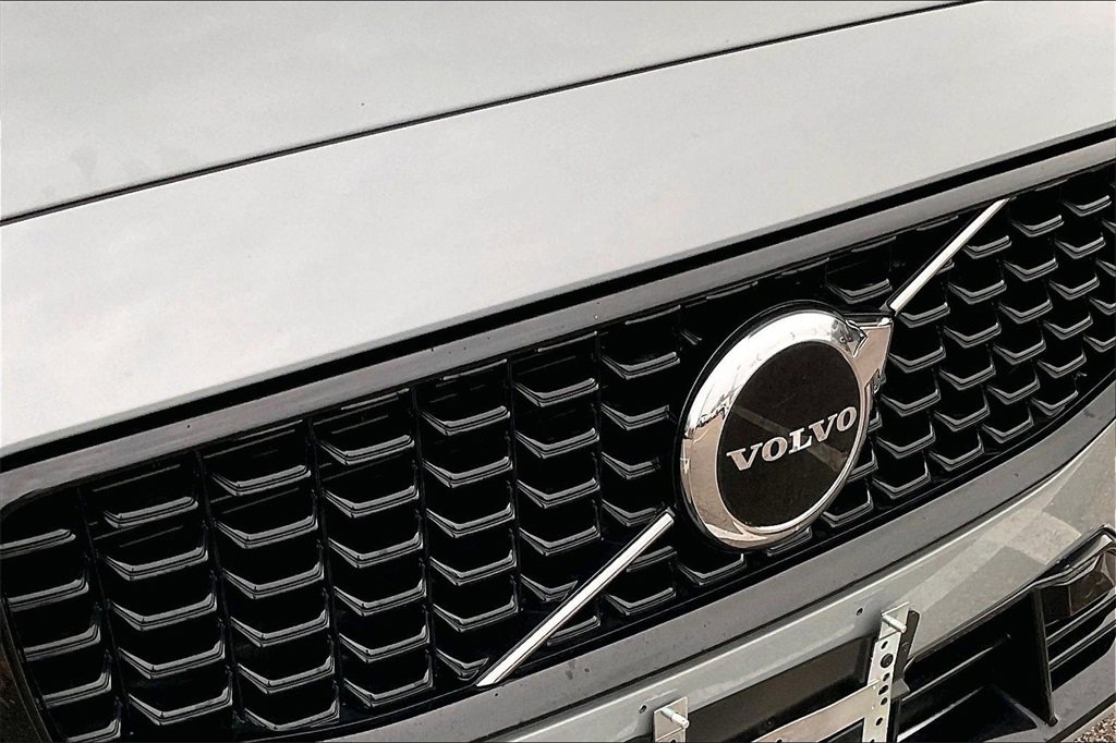 Used 2024 Volvo S60 B5 Core image 30