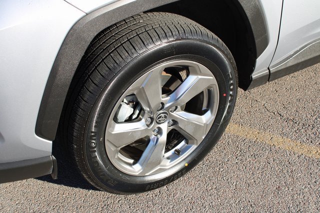 Used 2020 Toyota RAV4 Limited image 14