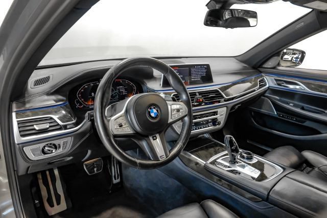 Used 2020 BMW 750i xDrive w/ Executive Package AWD/4WD image 3