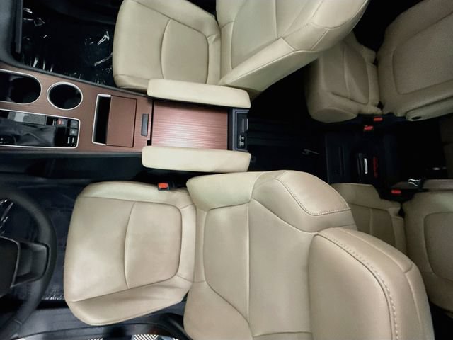Used 2024 Toyota Sienna XLE w/ XLE Plus Package FWD image 22