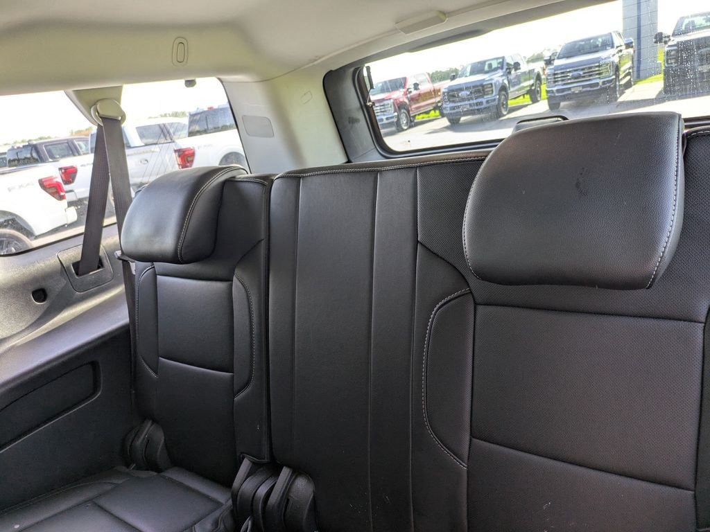 Used 2017 GMC Yukon XL SLT AWD/4WD image 14