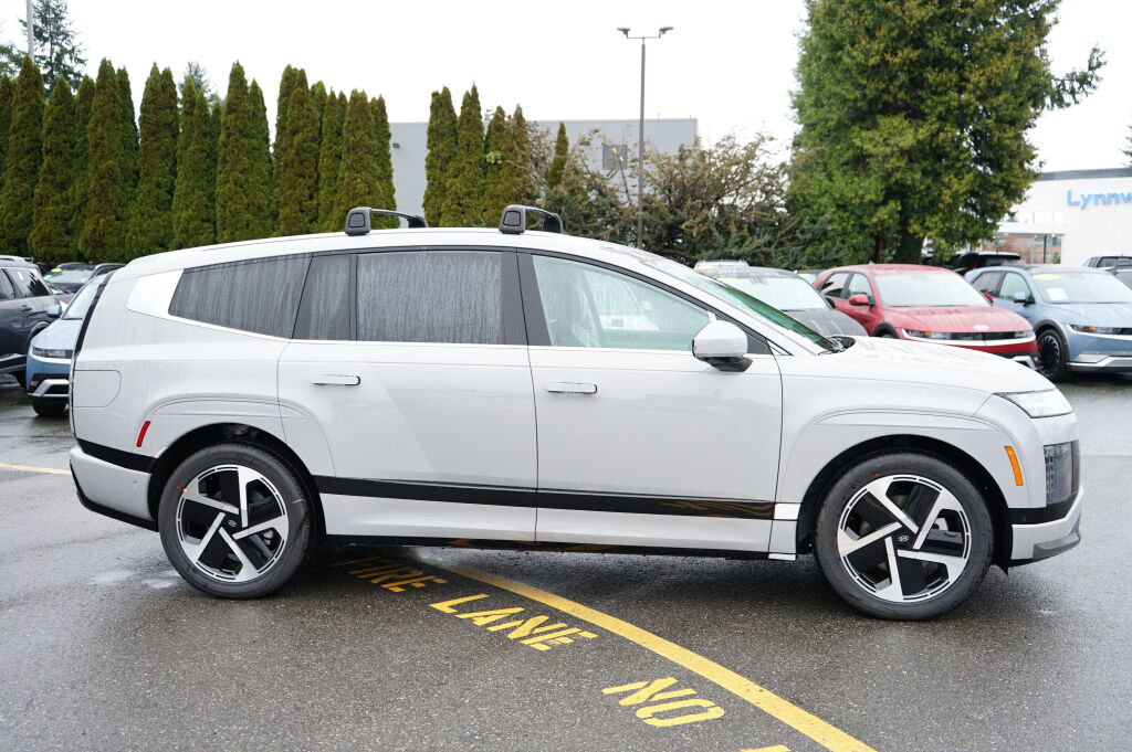 New 2026 Hyundai Ioniq 9 Calligraphy image 3