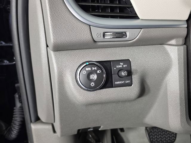 Used 2017 Chevrolet Traverse LT image 29