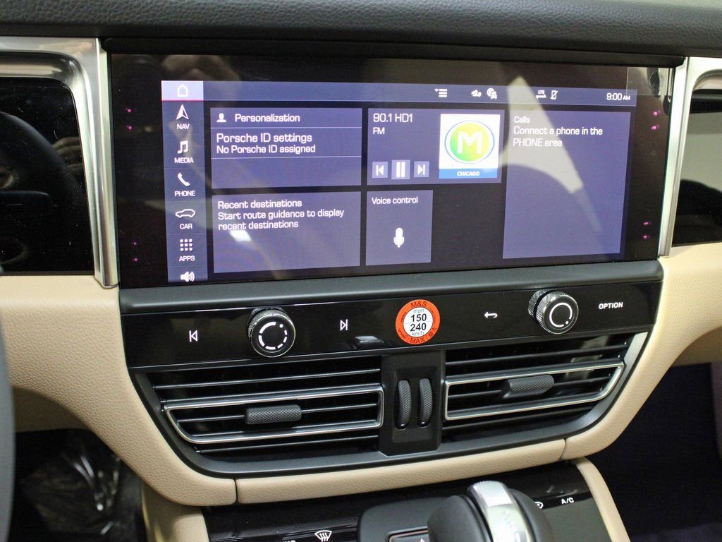 Certified 2025 Porsche Macan image 24