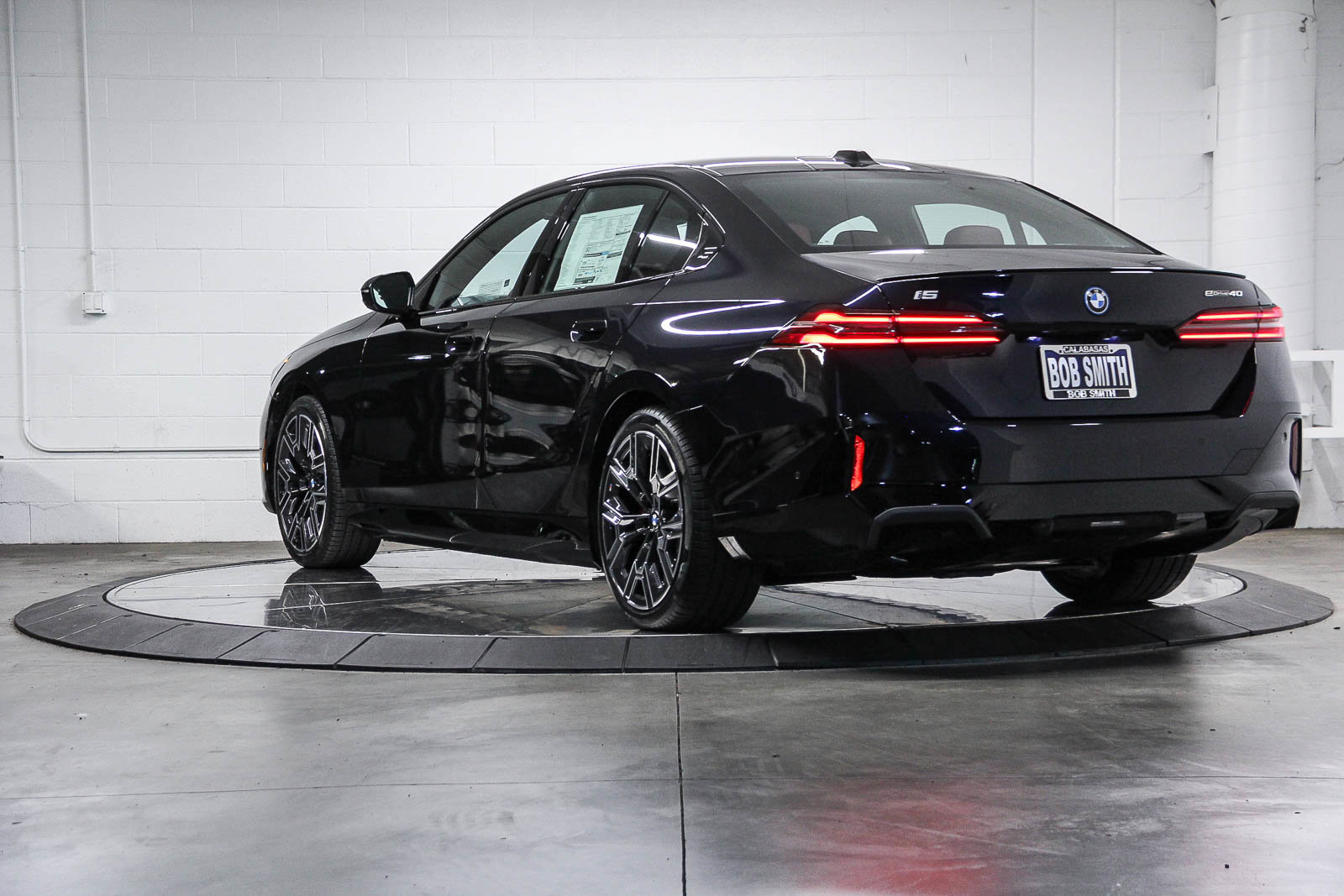 New 2026 BMW i5 eDrive40 w/ M Sport Package image 4