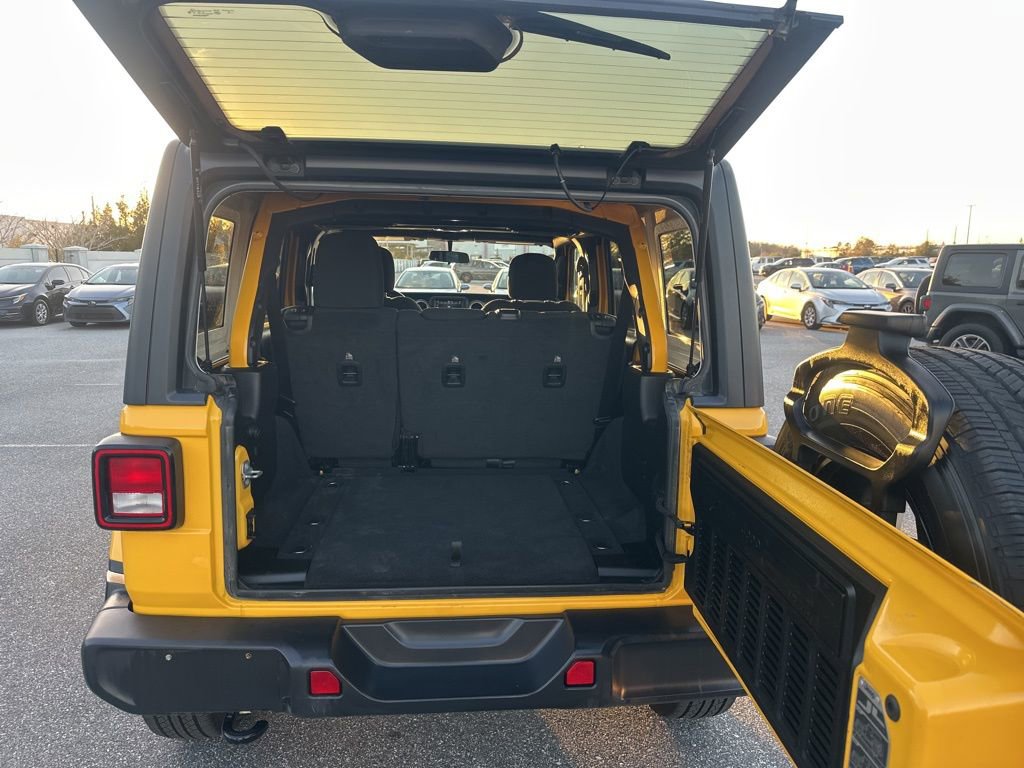 Used 2021 Jeep Wrangler Unlimited Sahara image 10