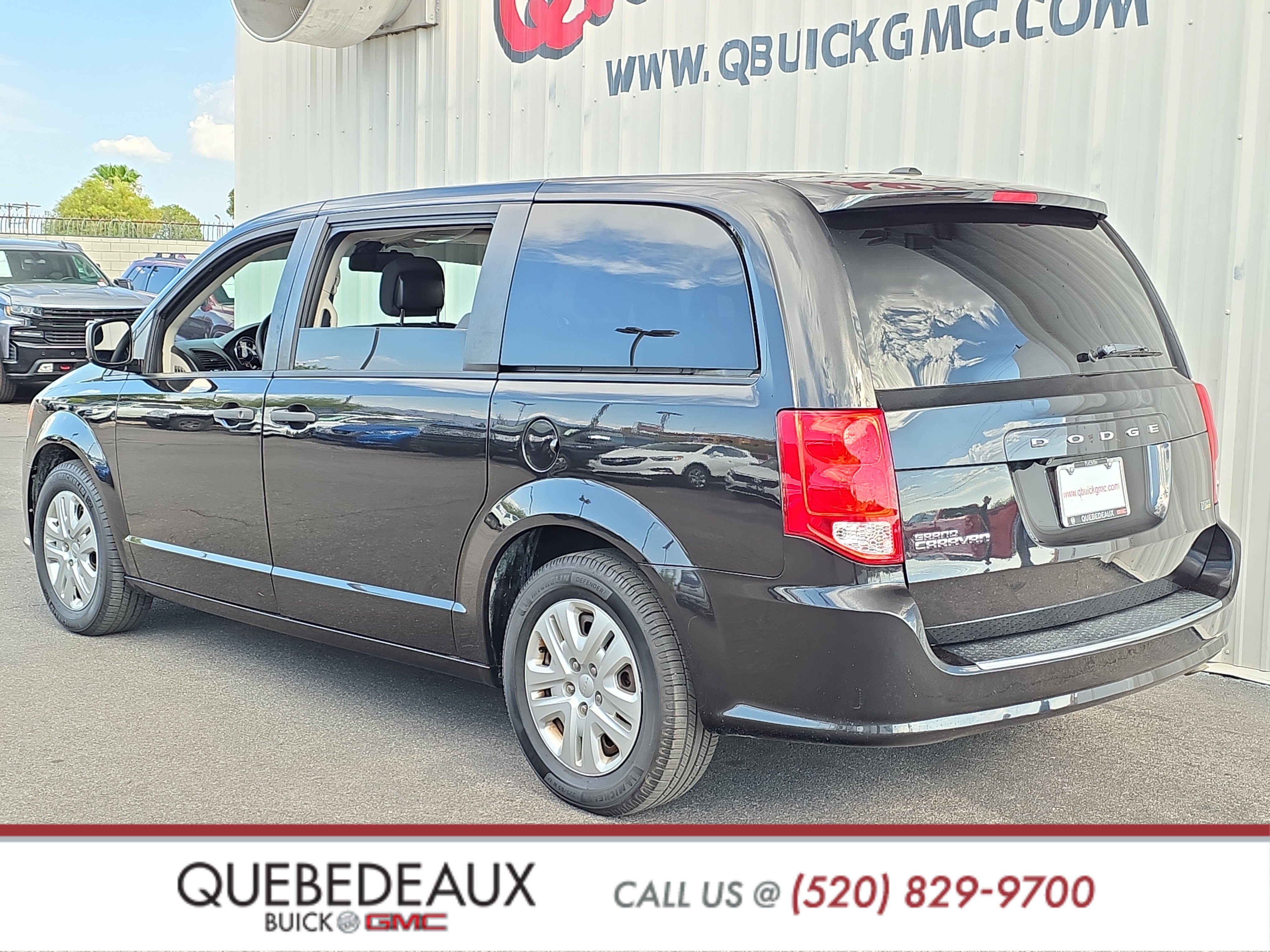 Used 2019 Dodge Grand Caravan SE w/ UConnect Hands-Free Group FWD image 5
