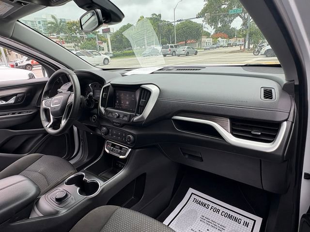 Used 2023 GMC Terrain SLE image 17