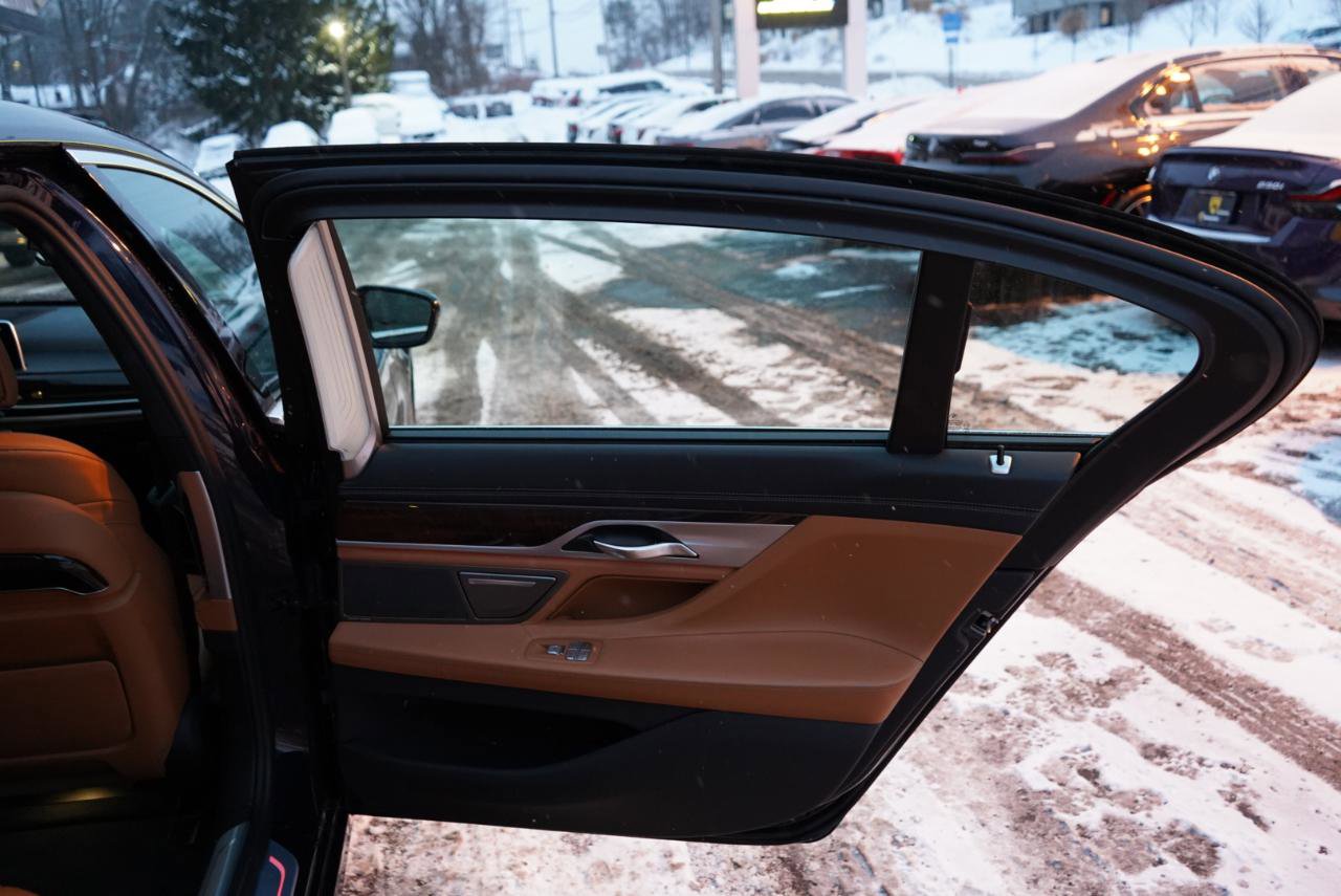 Used 2018 BMW 750i xDrive image 70