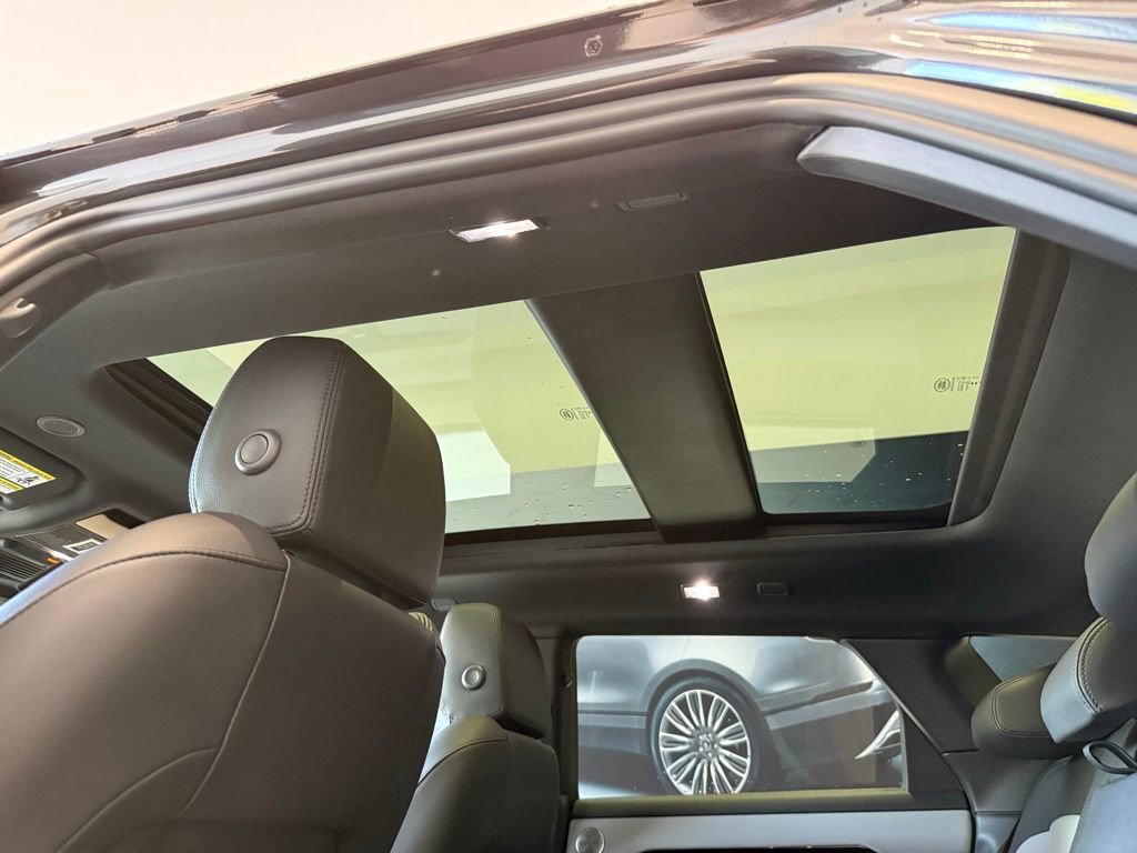 New 2026 Land Rover Range Rover Evoque Dynamic SE image 13