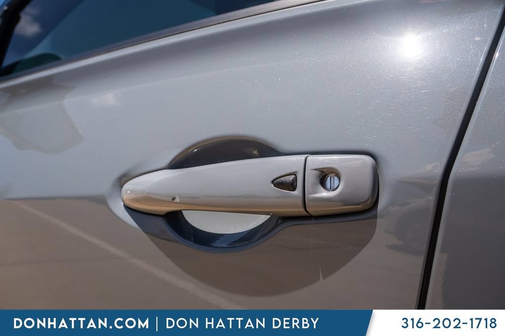 Used 2023 Nissan Kicks SR w/ SR Premium Package FWD image 37
