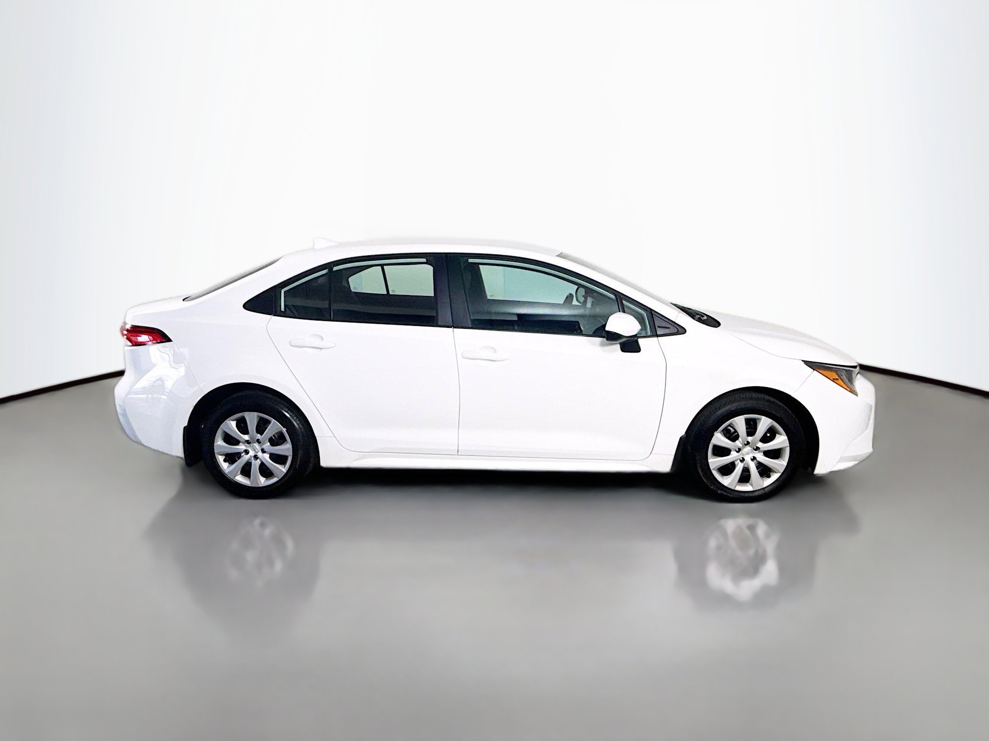 Used 2025 Toyota Corolla LE image 11