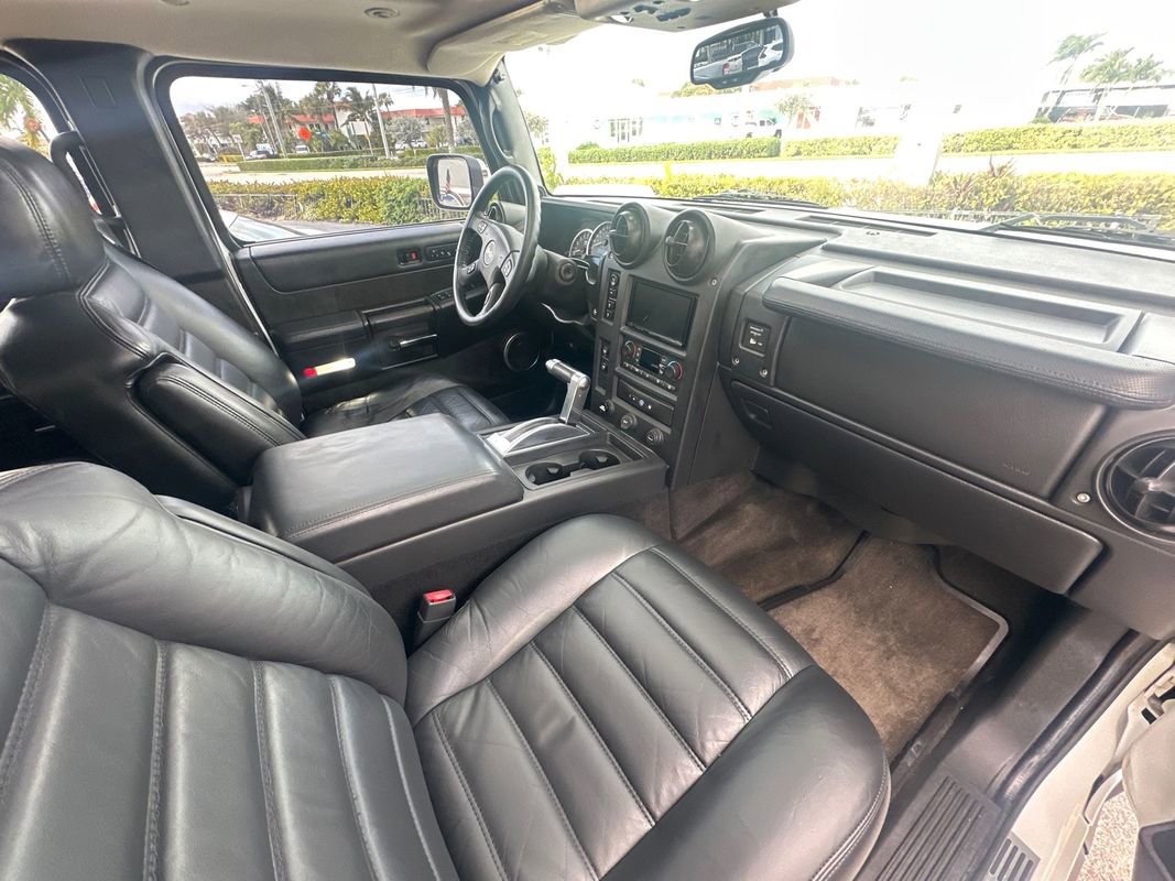 Used 2005 HUMMER H2 w/ Preferred Equipment Group image 17
