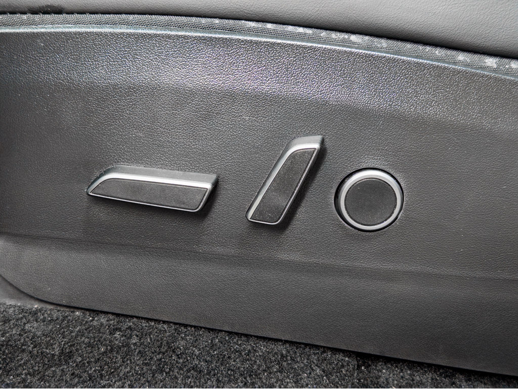 Used 2021 Tesla Model Y Long Range image 7