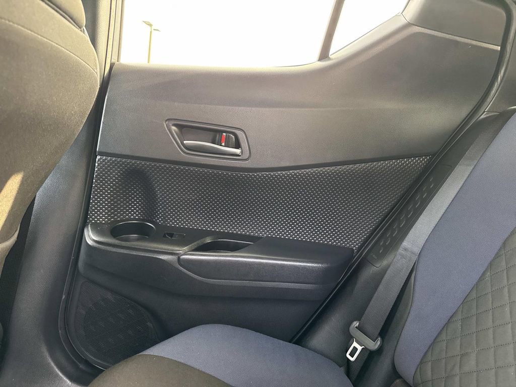 Used 2020 Toyota C-HR XLE image 19