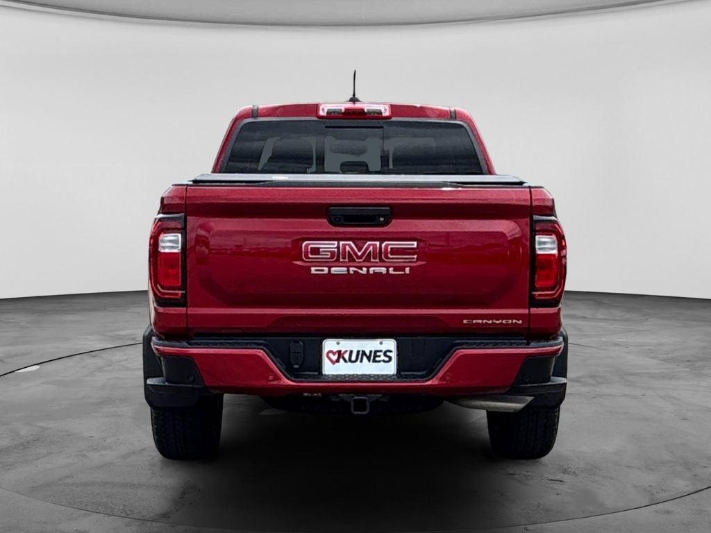 Used 2025 GMC Canyon Denali AWD/4WD image 9