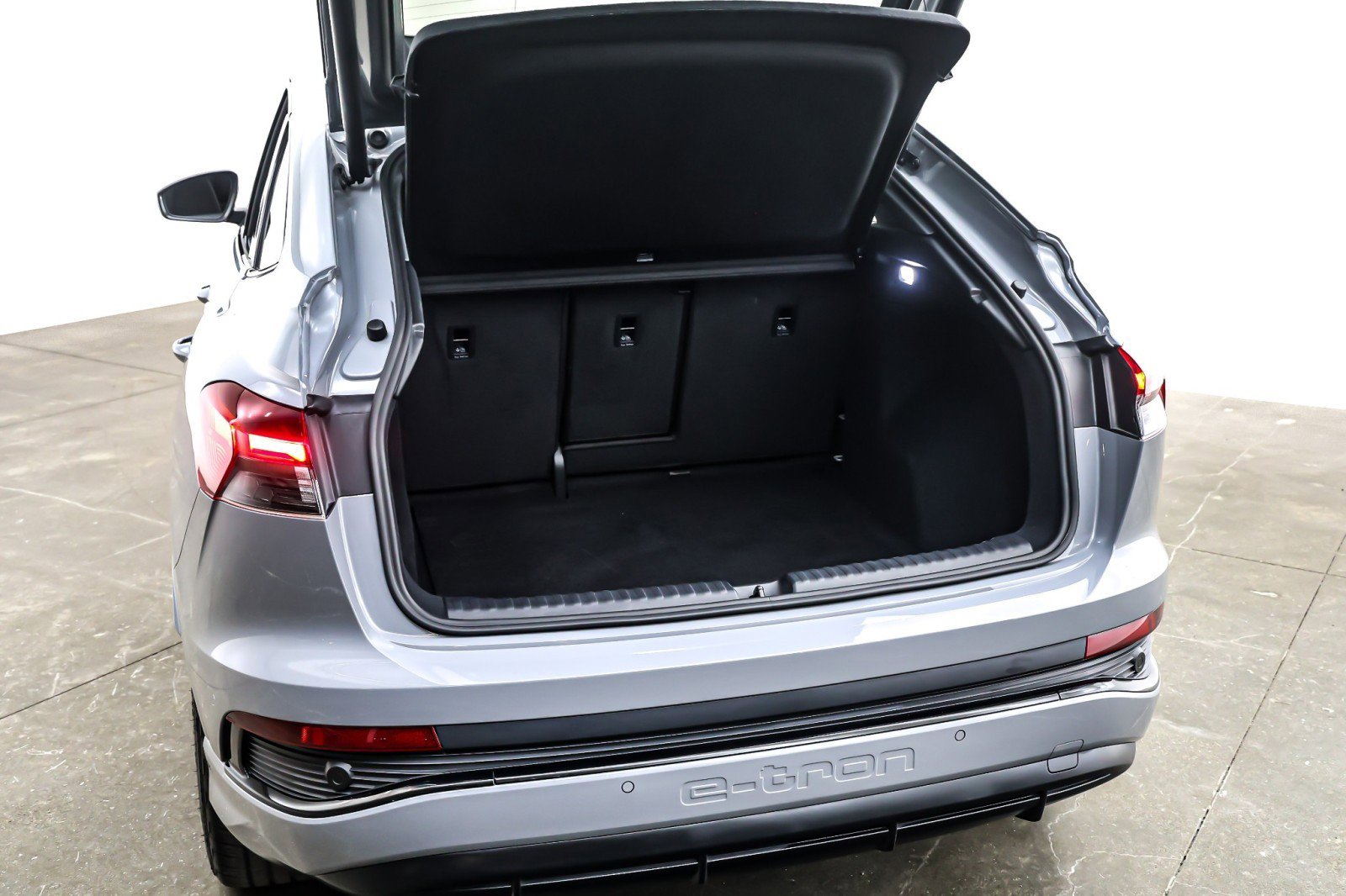 Used 2023 Audi Q4 e-tron Premium w/ Convenience Package image 24