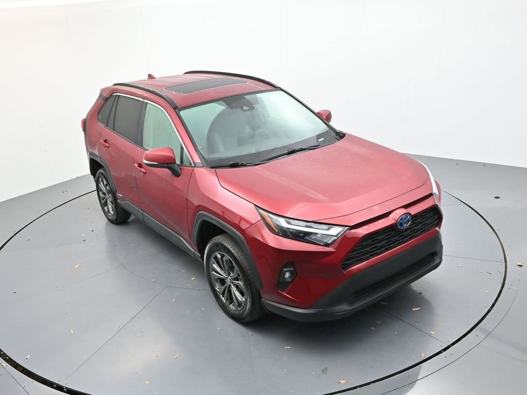 Used 2023 Toyota RAV4 XLE Premium image 18