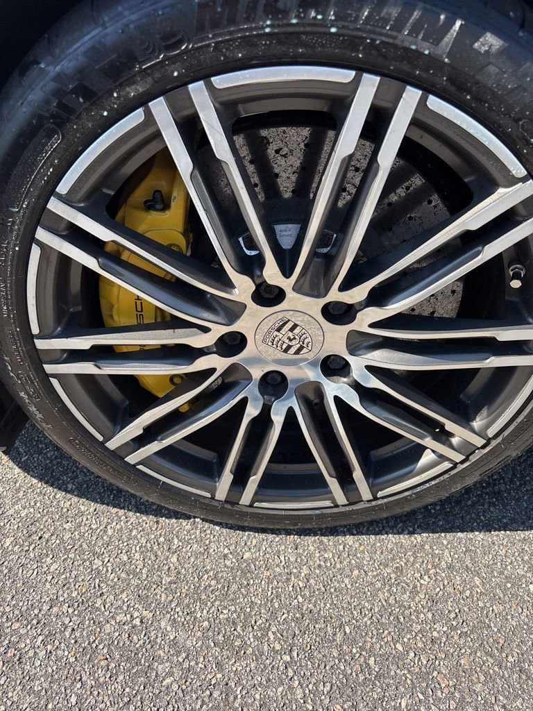 Used 2015 Porsche Panamera AWD/4WD image 9