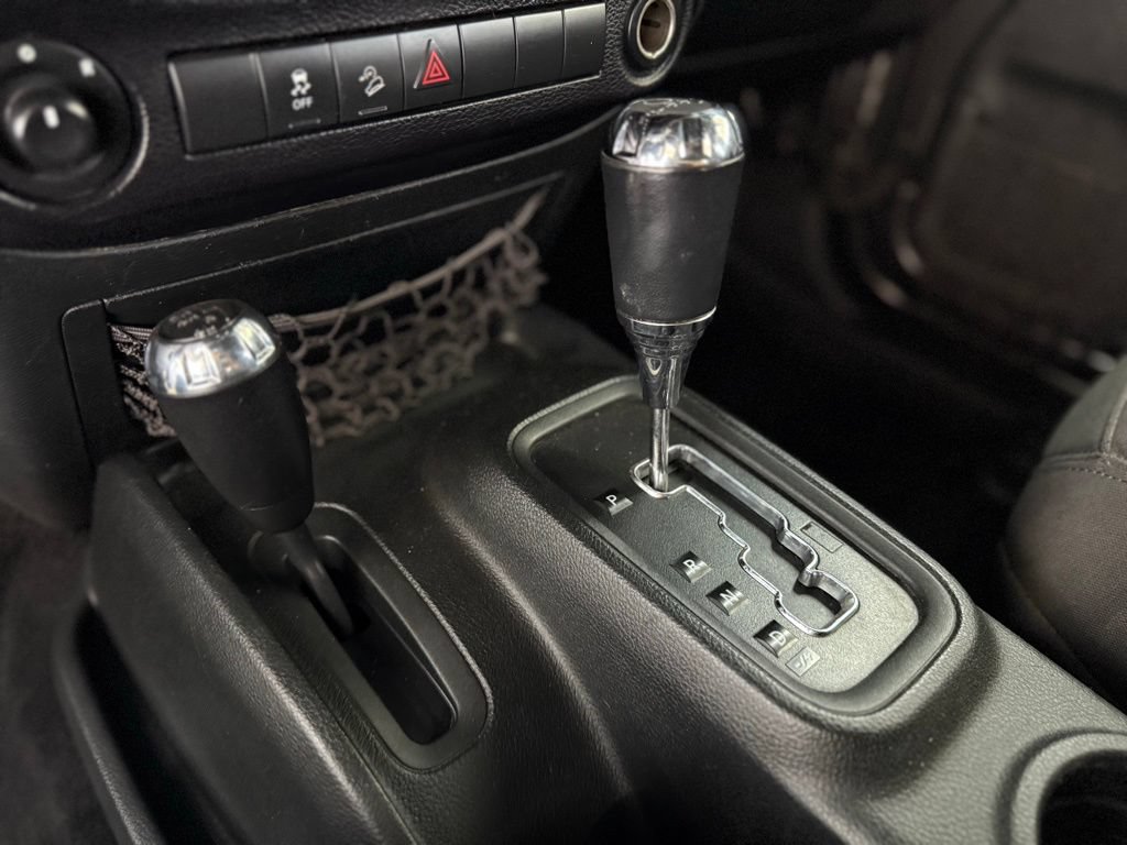 Used 2018 Jeep Wrangler Unlimited Sport S AWD/4WD image 31