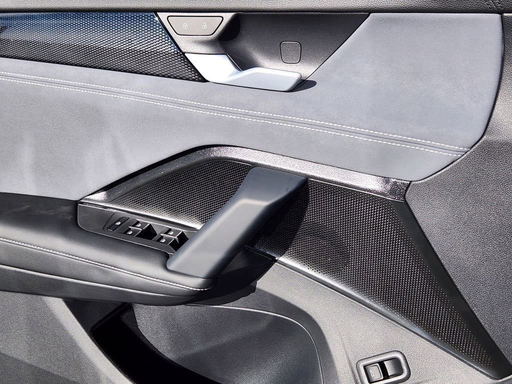 New 2026 Volkswagen Tiguan SE R-Line image 13