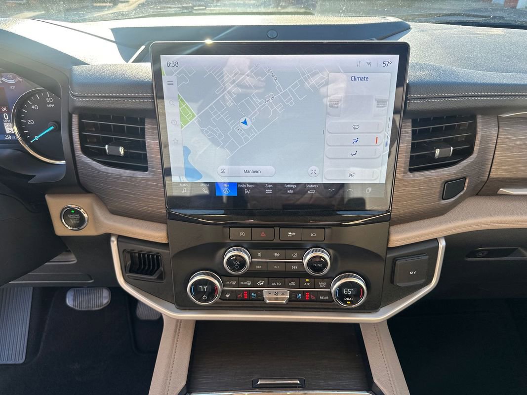 Used 2024 Ford Expedition Max Limited image 18