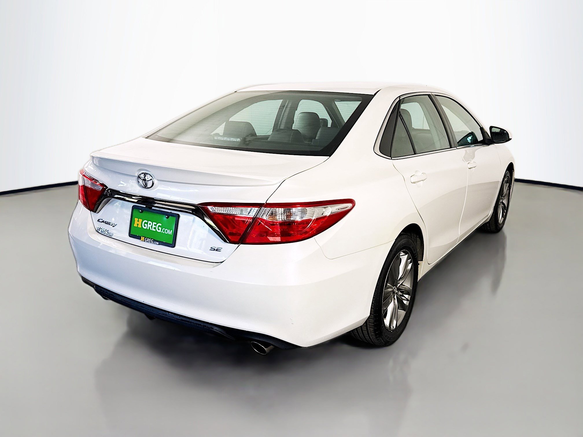 Used 2017 Toyota Camry SE w/ Moonroof Package image 10