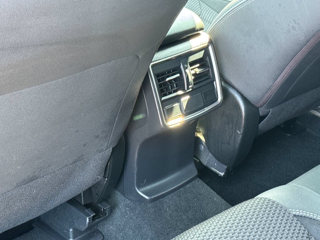 Used 2023 Subaru Forester Premium AWD/4WD image 40