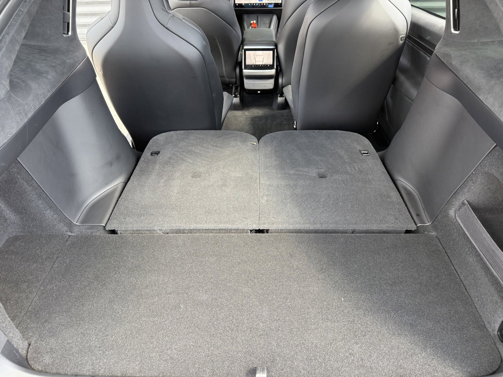 Used 2022 Tesla Model X Plaid image 13