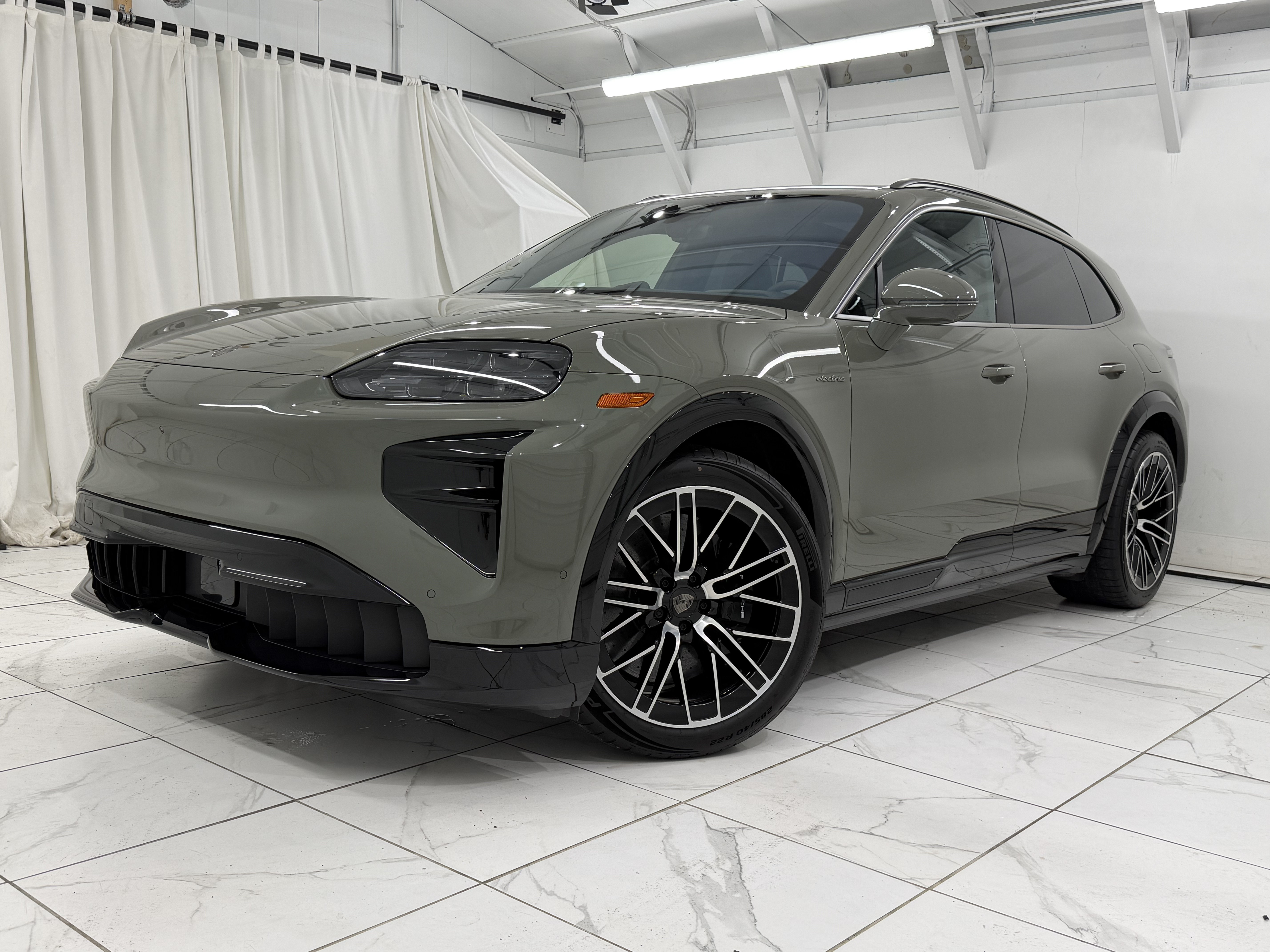 New 2026 Porsche Cayenne Turbo Electric AWD/4WD image 7