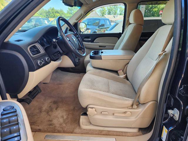 Used 2008 Chevrolet Suburban LS w/ Skid Plate Package AWD/4WD image 11