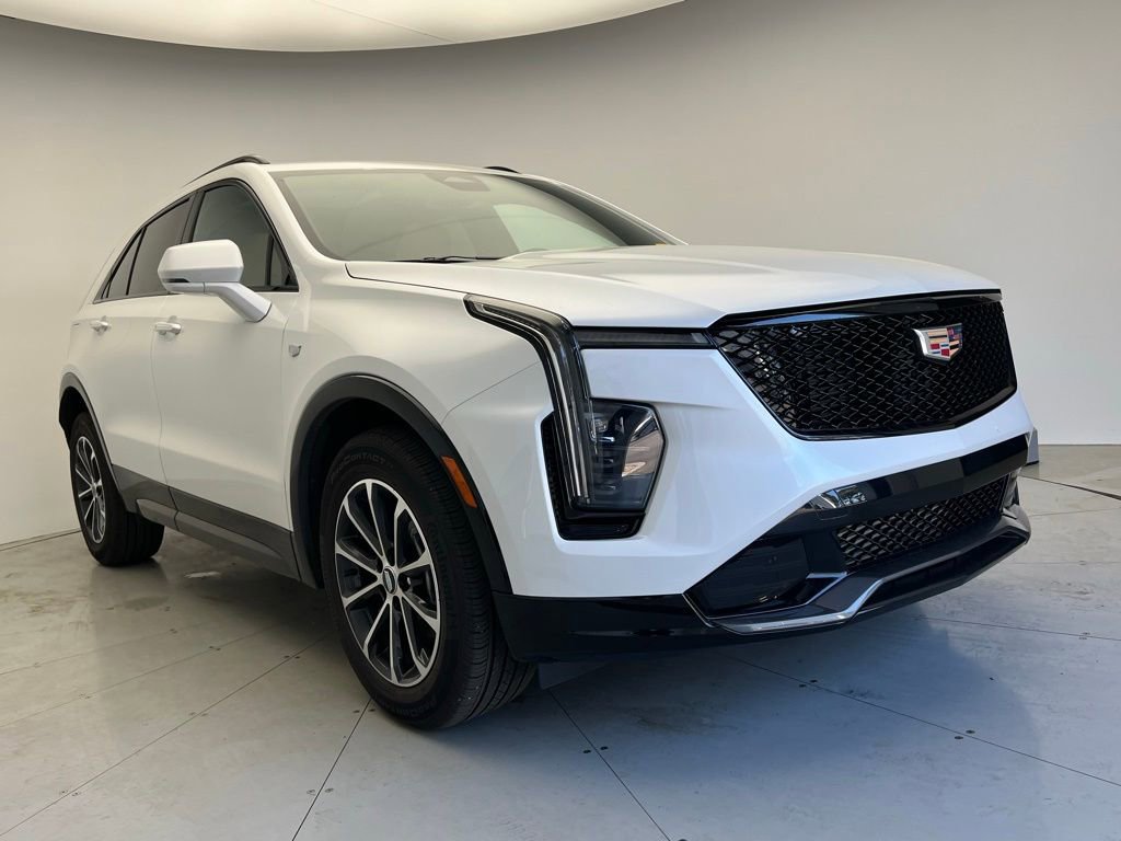Used 2024 Cadillac XT4 Sport image 2