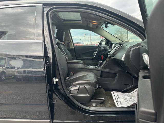 Used 2017 Chevrolet Equinox LT w/ Midnight Edition image 18