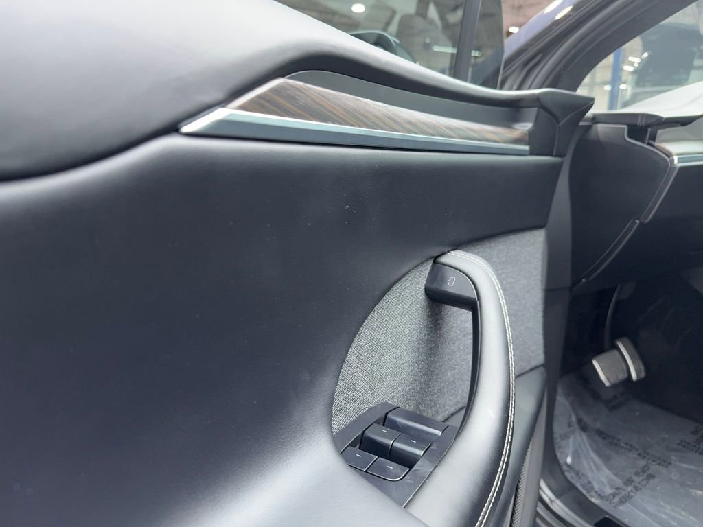 Used 2023 Tesla Model X image 46