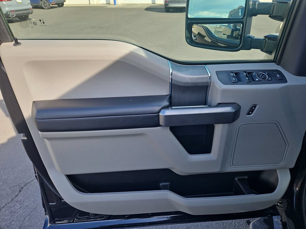 Used 2022 Ford F350 XLT w/ XLT Premium Package AWD/4WD image 12