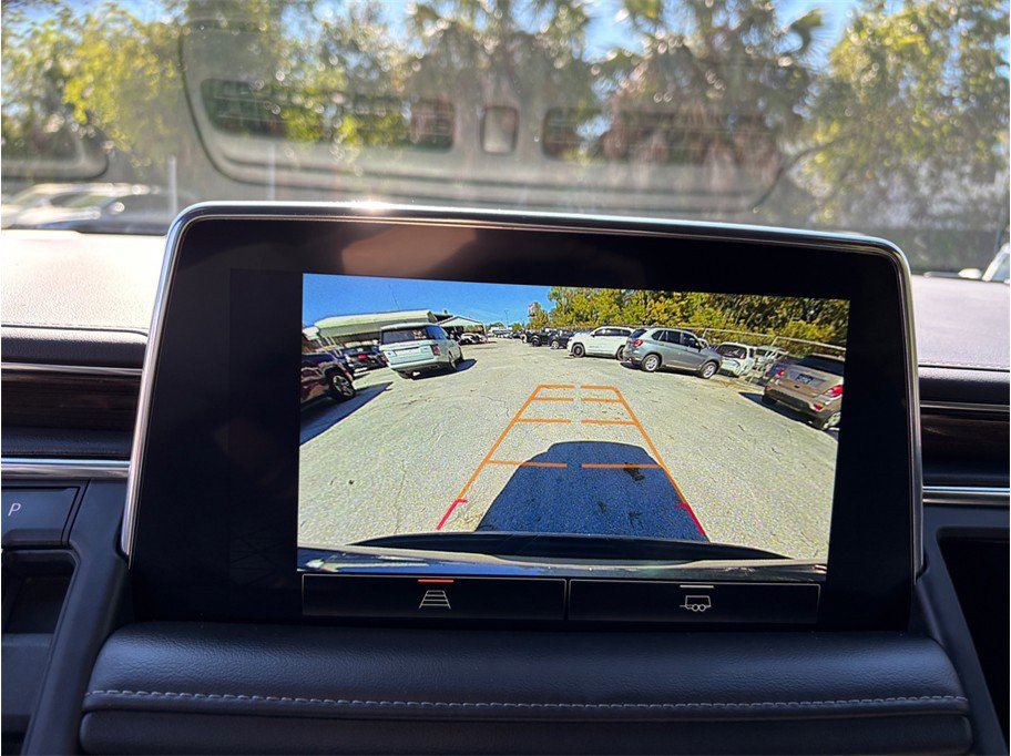 Used 2022 GMC Yukon XL SLE w/ Gmc Pro Safety Plus Package image 31