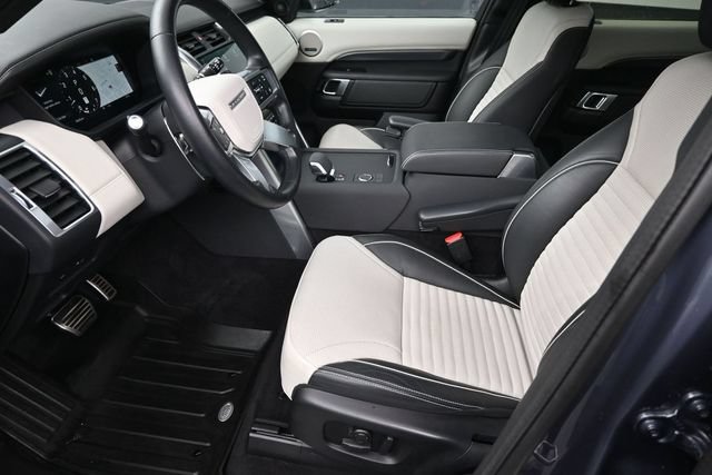 Used 2024 Land Rover Discovery Metropolitan Edition AWD/4WD image 10
