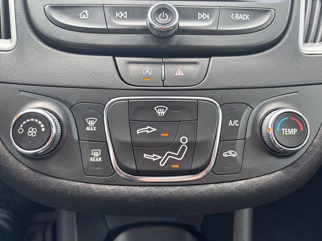 Used 2021 Chevrolet Malibu LS FWD image 27