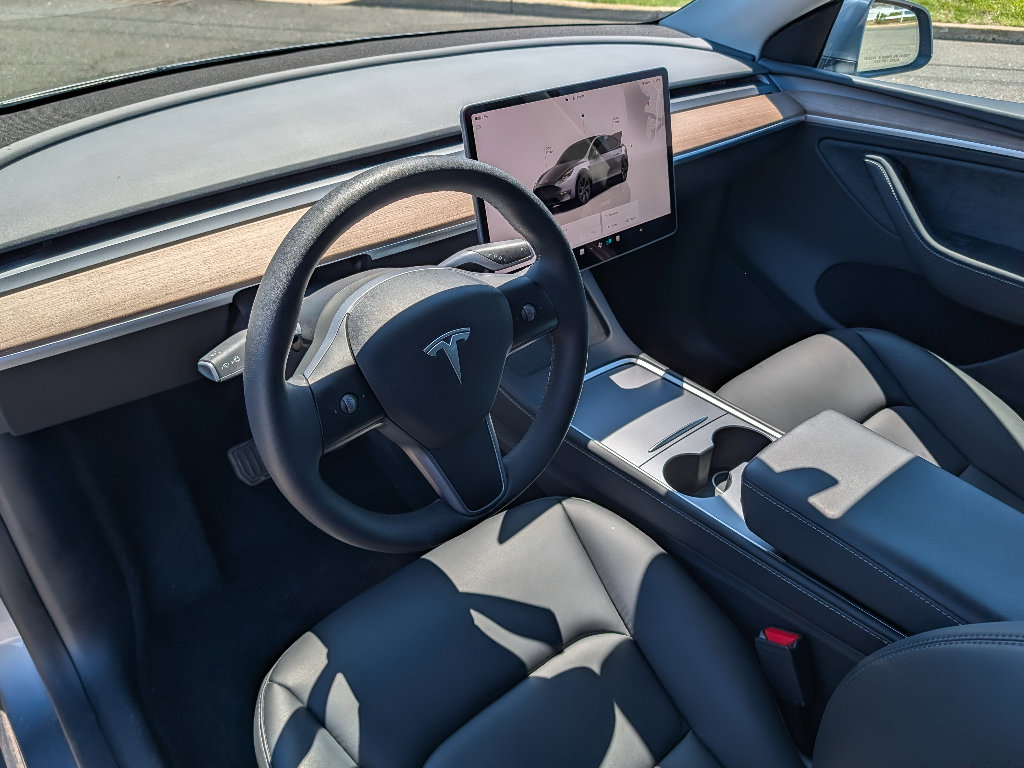 Used 2024 Tesla Model Y Long Range image 18