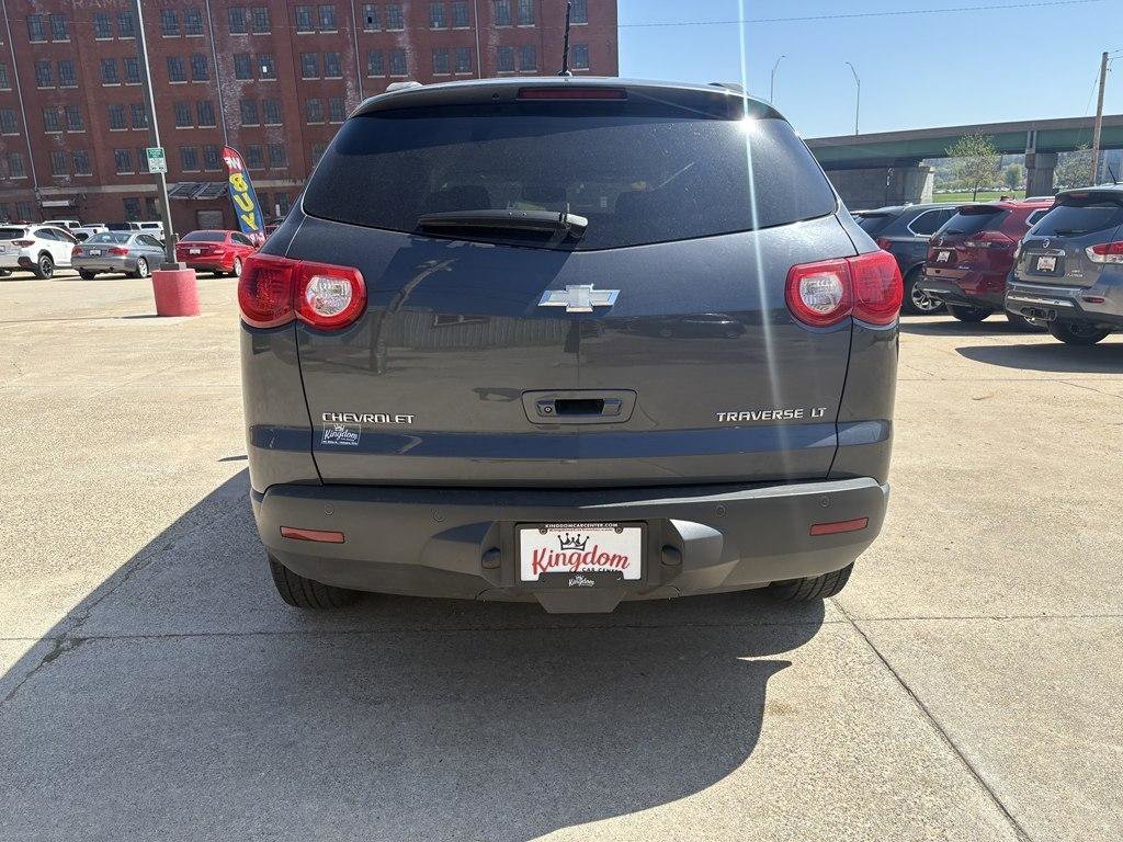 Used 2010 Chevrolet Traverse LT FWD image 6