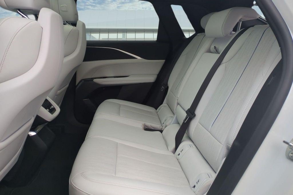 Certified 2024 Cadillac Lyriq Sport AWD/4WD image 15