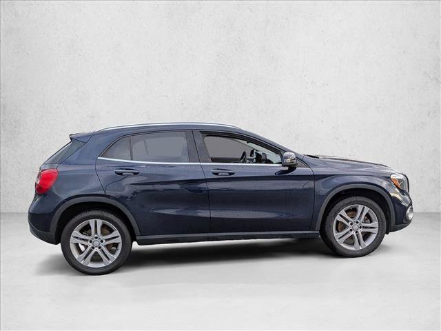 Used 2018 Mercedes-Benz GLA 250 4MATIC image 4