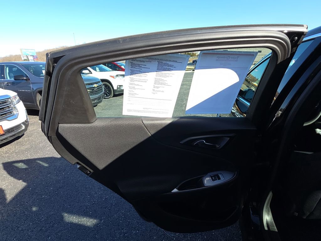 Used 2024 Chevrolet Malibu LT image 27