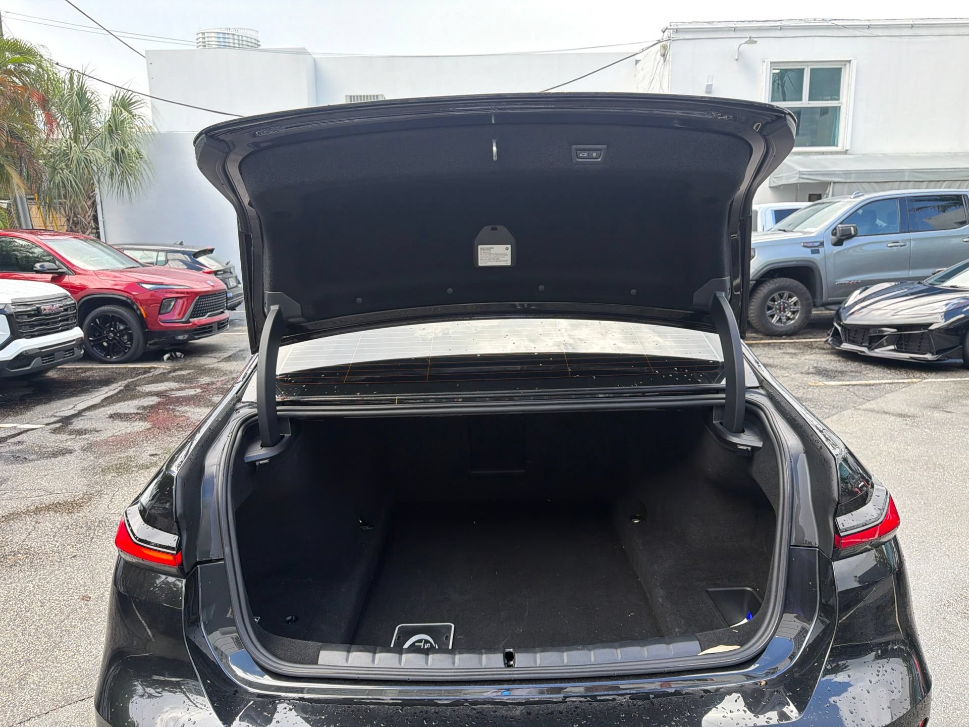 Used 2023 BMW 740i w/ Executive Package RWD image 9