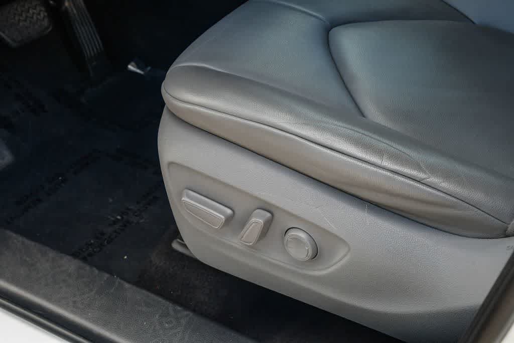 Used 2021 Toyota Highlander XLE FWD image 26